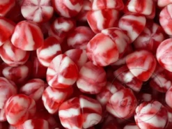 Kingsway UK Strawberry Twist Kisses 3kg Bag